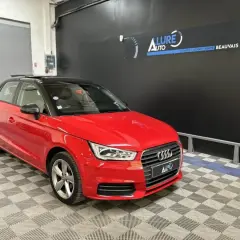 Audi A1 1.0 TFSI 95, une voiture réputée pour sa fiabilité. Cette citadine rouge vif avec toit noir est prête pour de nouvelles aventures.