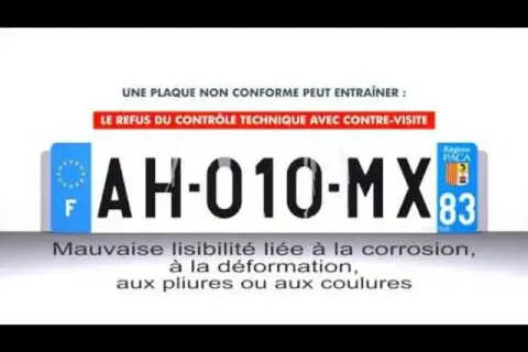 Plaque immatriculation non conforme, illisible à cause de la corrosion et déformation. Refus au contrôle technique.