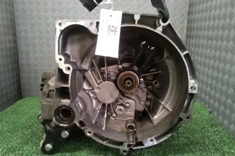 Boîte de vitesse automatique de voiture, un composant mécanique complexe. Attention aux modèles à éviter pour une transmission fiable.
