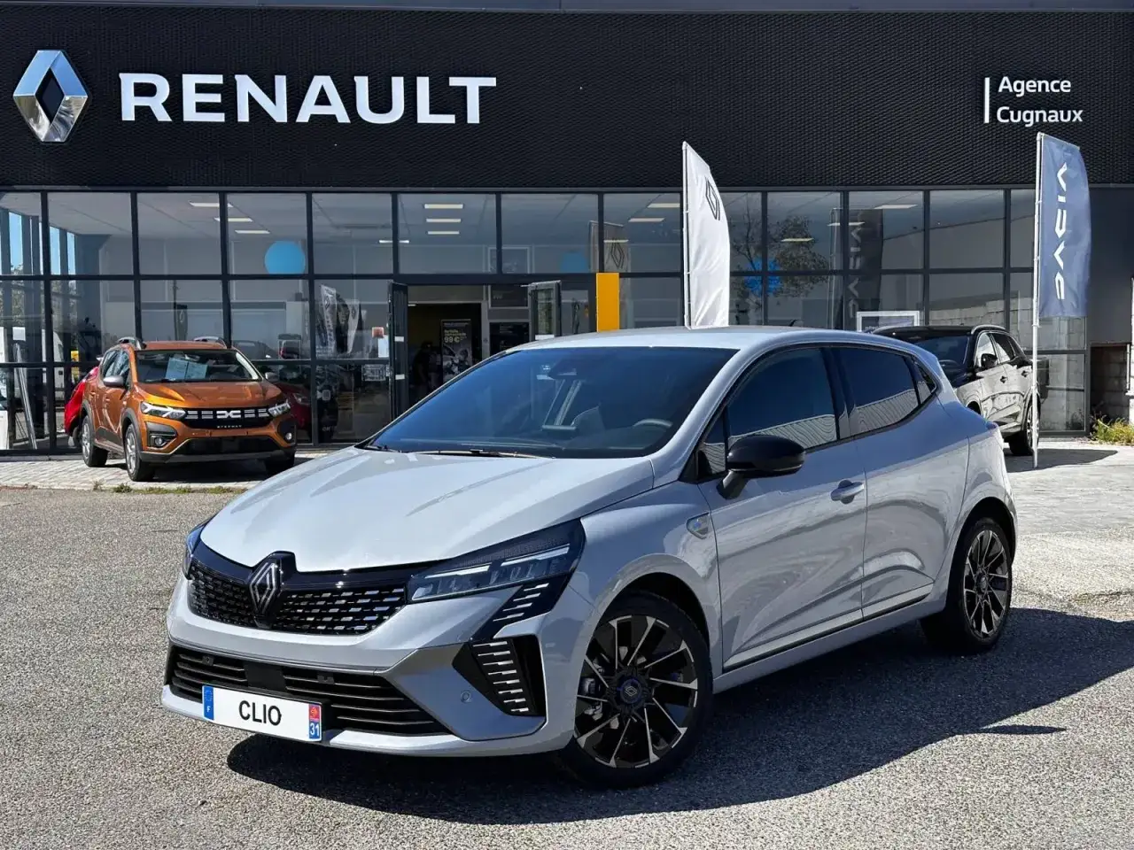 Clio 5 Alpine, une voiture prête à galoper comme des chevaux sauvages sur la route.