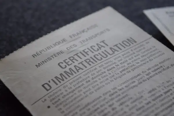 Certificat d'immatriculation français. L'inconvénient carte grise collection peut concerner les démarches administratives.