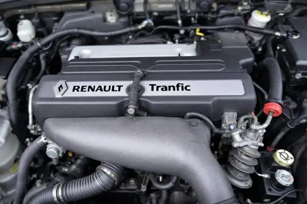 Moteur Renault Trafic 1.6 dCi 120, symbole de fiabilité et de performance pour vos trajets.